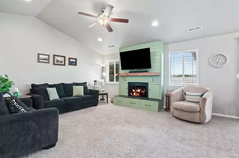 218 Cliff Swallow Ave #1460944P, Caldwell, ID 83605