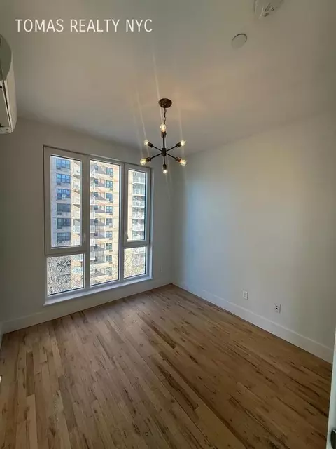 3013 Barker Ave, New York, NY 10467