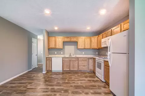 1657 Gunston Dr #B, New Richmond, WI 54017