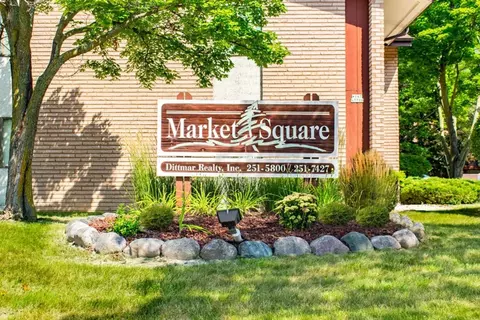 n76w14611 Market Dr, Menomonee Falls, WI 53051