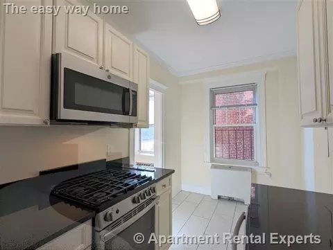 24 Chauncy St #10, Cambridge, MA 02138