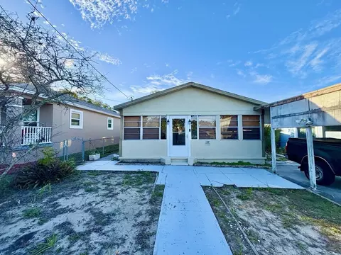 524 E Lime St, Tarpon Springs, FL 34689