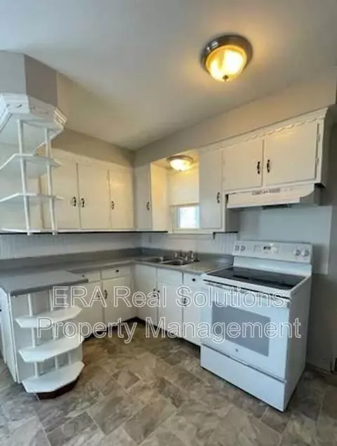 6210 Snow Rd, Parma, OH 44129