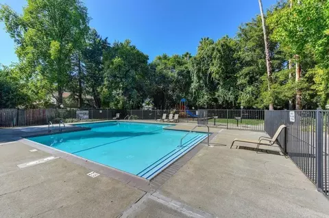 6205 Riverside Blvd, Sacramento, CA 95831