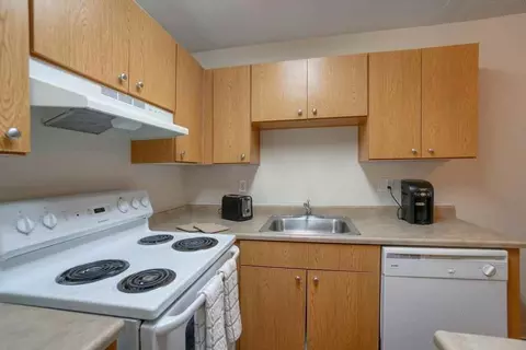 6205 Riverside Blvd, Sacramento, CA 95831