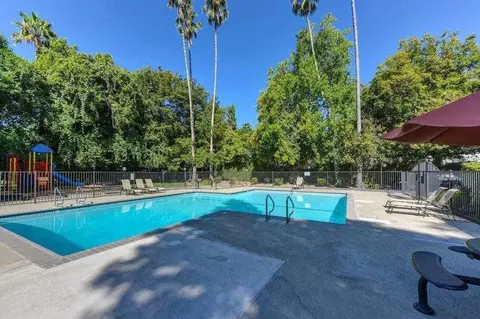 6205 Riverside Blvd, Sacramento, CA 95831