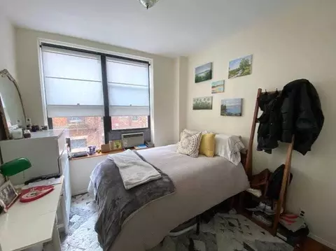 304 W 92nd St, New York, NY 10025