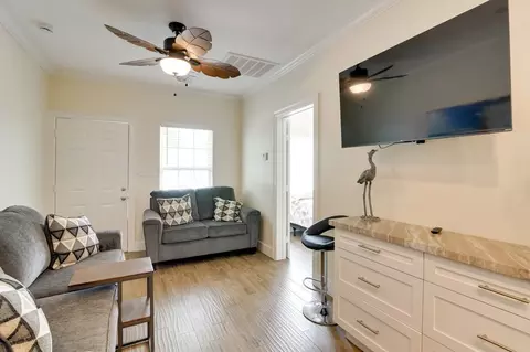1206 26th St #1386272P, Galveston, TX 77550