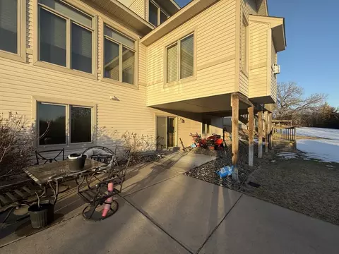 475 Moers Cir, Chaska, MN 55318