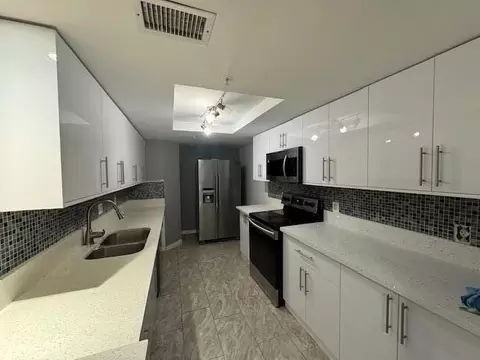 4167 N Haverhill Rd #1107, West Palm Beach, FL 33417