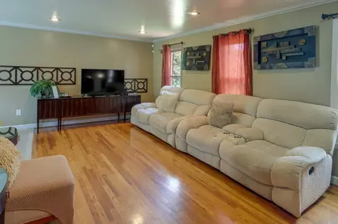 9305 Pine View Ln #1385619P, Clinton, MD 20735