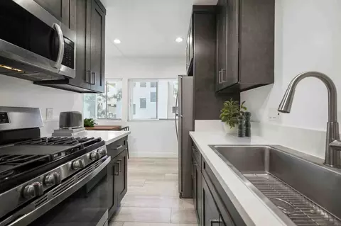 410 Lucas Ave #C, Los Angeles, CA 90017