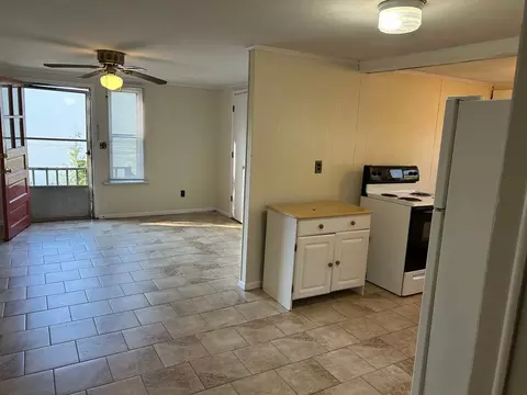 215 Bibro Up Stairs #C, Murfreesboro, TN 37130