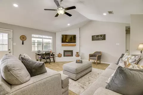 8020 Botany Ln #1385699P, Houston, TX 77075