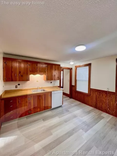 22 Temple St #2, Somerville, MA 02145