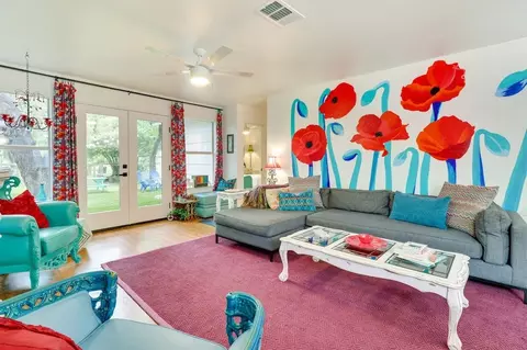 1208 E 3rd St #1385727P, Georgetown, TX 78626