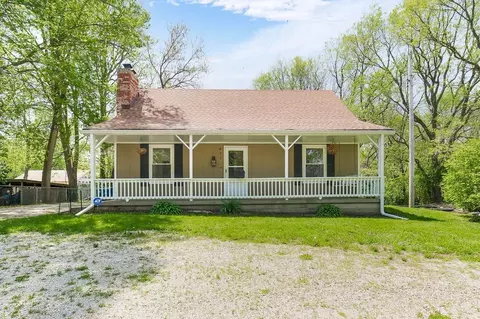 411 E Gudgell Ave, Independence, MO 64055