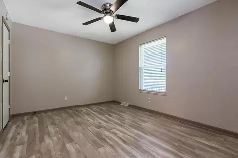 411 E Gudgell Ave, Independence, MO 64055 photo 21