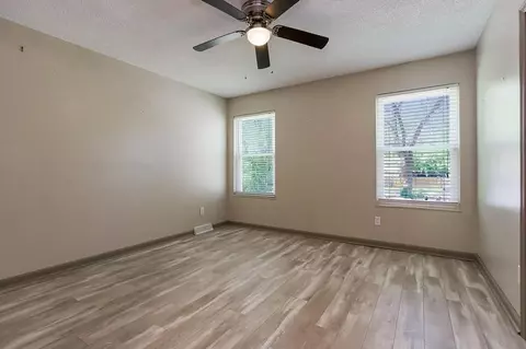 411 E Gudgell Ave, Independence, MO 64055 photo 23