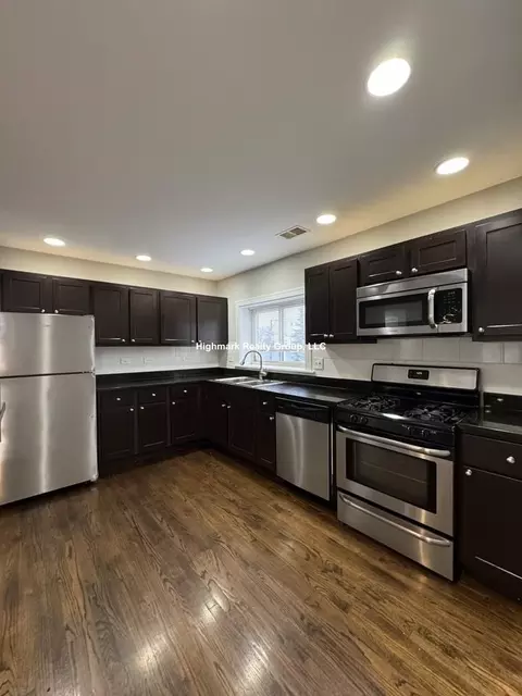 2542 W Fitch Ave #3AB, Chicago, IL 60645