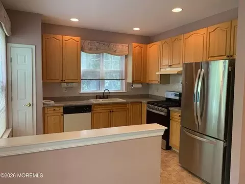 43 Banyan Blvd, Holmdel, NJ 07733