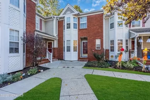 31 Lexington Ct, Holmdel, NJ 07733