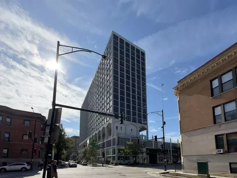 4334 N Hazel St #1516, Chicago, IL 60613