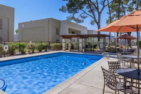 3200 Arville St, Las Vegas, NV 89102