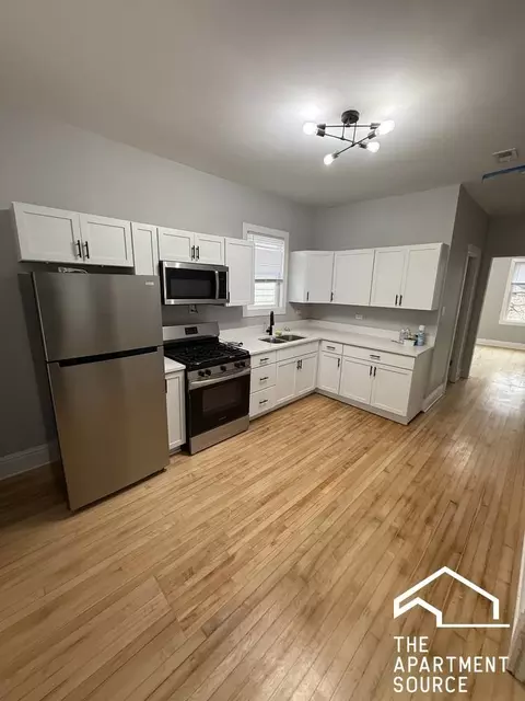 3714 W Cortland St #2, Chicago, IL 60647