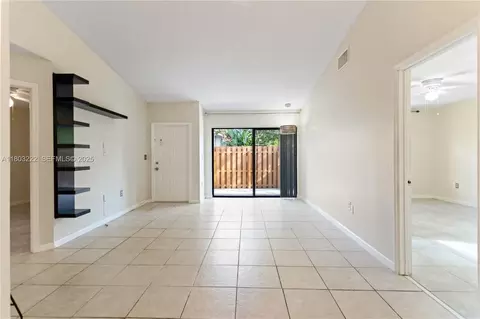 2734 N Nob Hill Rd, Sunrise, FL 33322