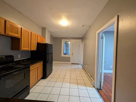 55 Edgewood St #3, Hartford, CT 06112