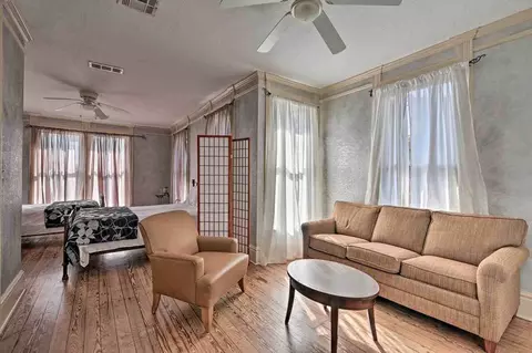 2901 Broadway St #1385597P, Galveston, TX 77550