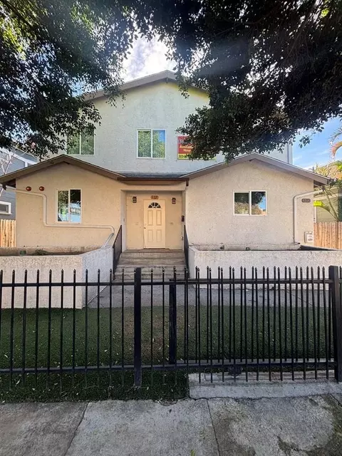 122 E 24th St, Los Angeles, CA 90011