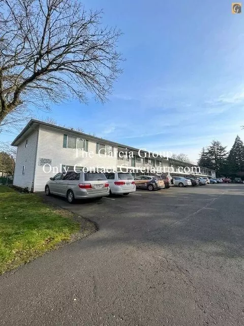 9205 E Burnside St #H203, Portland, OR 97216