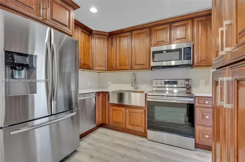 1631 NE 114th St # 311, Miami, FL 33181