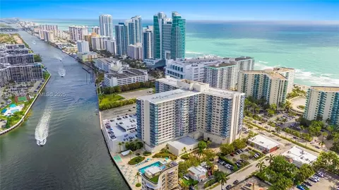3800 S Ocean Dr # 525, Hollywood, FL 33019