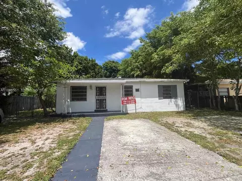 1351 NE 149th St, Golden Glades, FL 33161