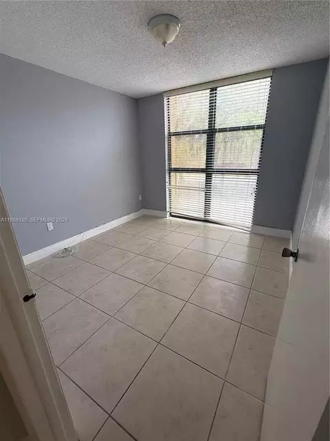 11780 SW 18th St # 230, Tamiami, FL 33175