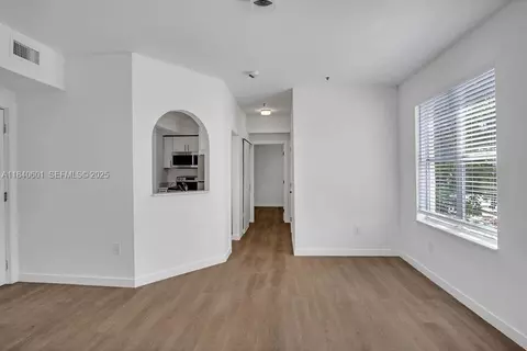 747 Michigan Ave # 204, Miami Beach, FL 33139