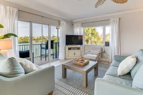 109 Bayshore Rd #1385716P, Nokomis, FL 34275