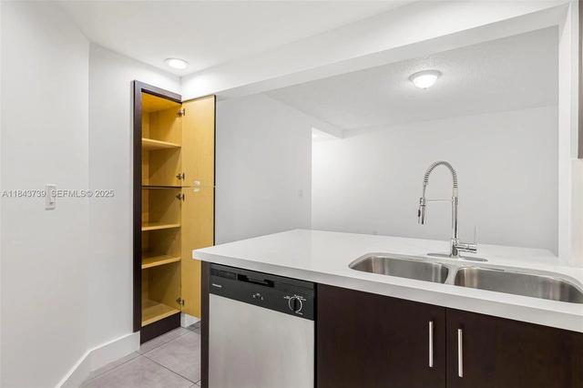 9407 Fontainebleau Blvd # 106, Fountainebleau, FL 33172