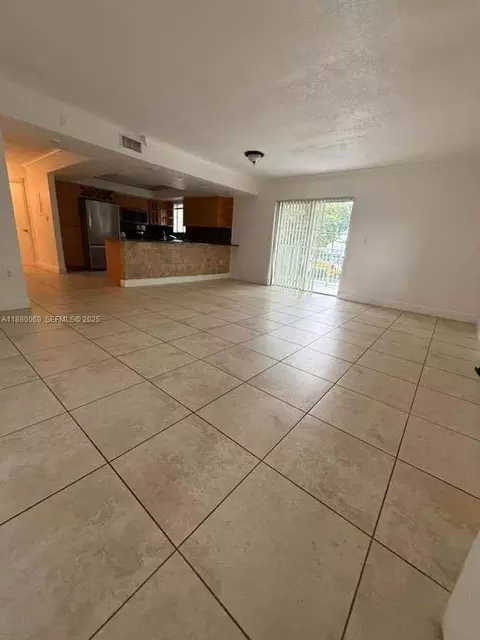2660 W 76th St # 209, Hialeah, FL 33016
