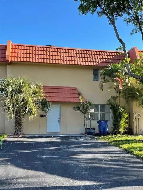 7132 NW 169th St # 7132, Hialeah, FL 33015