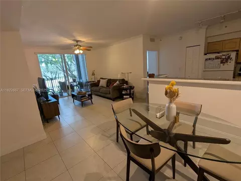 6801 SW 44th St # 204, Glenvar Heights, FL 33155