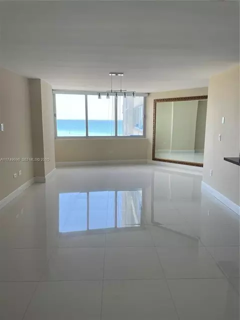 7135 Collins Ave # 832, Miami, FL 33141