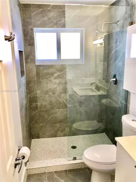 3532 NW 6th St, Miami, FL 33125
