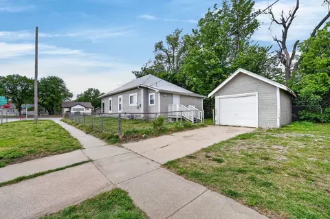 802 W Mccormick Ave, Wichita, KS 67213