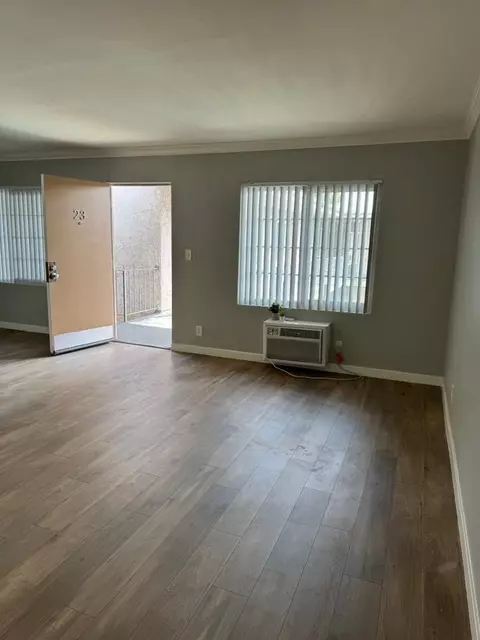 8834 Topanga Canyon Blvd #24, Los Angeles, CA 91304