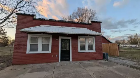 410 E 6th St, Lamar, MO 64759