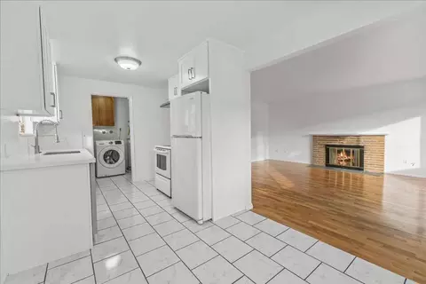 5561 16th Ave S, Seattle, WA 98108